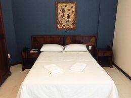 Machado's Plaza Hotel