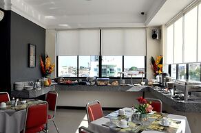 Machado's Plaza Hotel