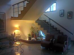 Machado's Plaza Hotel