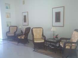 Machado's Plaza Hotel