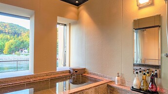 Kyoto Uji Hanayashiki Ukifune-en