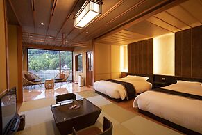 Kyoto Uji Hanayashiki Ukifune-en