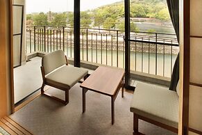 Kyoto Uji Hanayashiki Ukifune-en