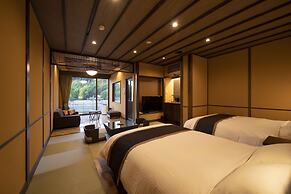 Kyoto Uji Hanayashiki Ukifune-en