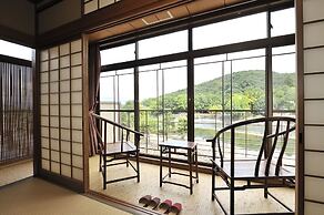 Kyoto Uji Hanayashiki Ukifune-en