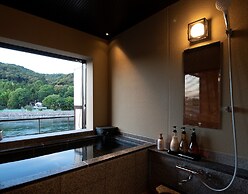 Kyoto Uji Hanayashiki Ukifune-en