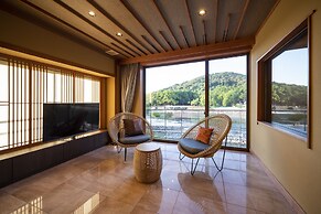 Kyoto Uji Hanayashiki Ukifune-en