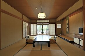 Kyoto Uji Hanayashiki Ukifune-en