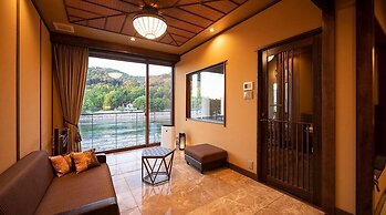 Kyoto Uji Hanayashiki Ukifune-en