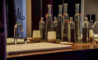 Los Juncos Patagonian Lake House