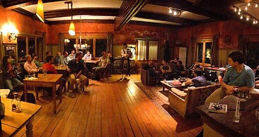 Los Juncos Patagonian Lake House