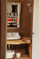 Los Juncos Patagonian Lake House