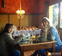 Los Juncos Patagonian Lake House