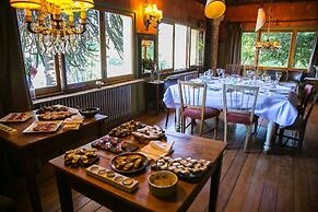 Los Juncos Patagonian Lake House