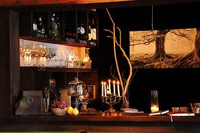 Los Juncos Patagonian Lake House