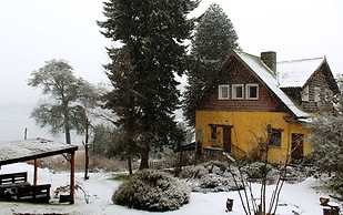 Los Juncos Patagonian Lake House