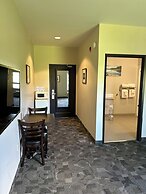 Midland Inn & Suites