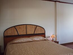 RoongRuang Hotel