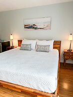 Oasis by the Bay Vacation Suites