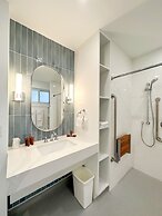 Oasis by the Bay Vacation Suites