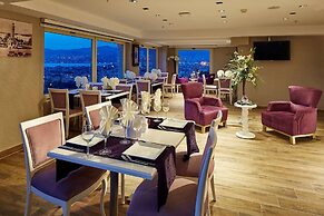 Doubletree By Hilton Hotel Izmir - Alsancak