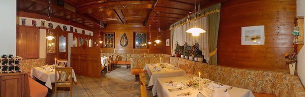 Hotel und Aparthotel Almrösl