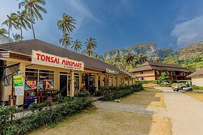 Tonsai Bay Resort
