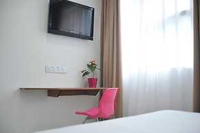V Hotel