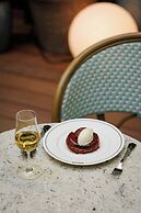 Roomers Berlin Steinplatz, Autograph Collection