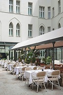 Roomers Berlin Steinplatz, Autograph Collection