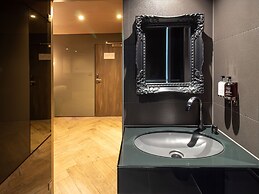 Bloc Hotel London Gatwick Airport