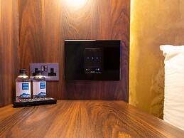 Bloc Hotel London Gatwick Airport