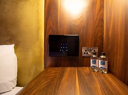 Bloc Hotel London Gatwick Airport