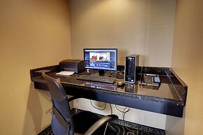 Cobblestone Hotel & Suites - Newton