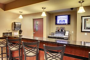 Cobblestone Hotel & Suites - Newton