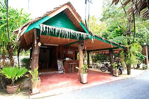 Baan Po Ngam Resort