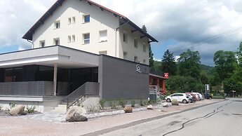 Hôtel Restaurant l'Echo du Lac & Spa