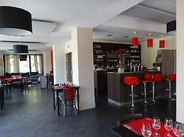 Hôtel Restaurant l'Echo du Lac & Spa