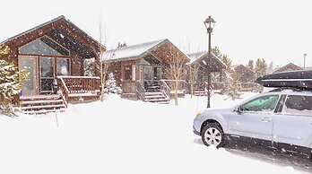 Explorer Cabins At Yellowstone