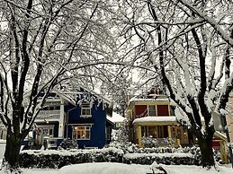 Cambie Lodge B&B
