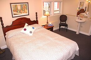 Cambie Lodge B&B