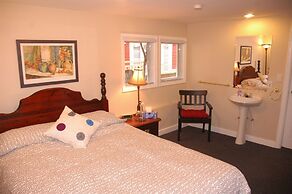 Cambie Lodge B&B