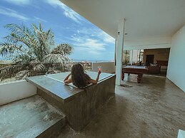 ME Hotel in Montañita Estates