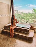 ME Hotel in Montañita Estates