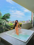 ME Hotel in Montañita Estates