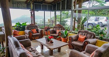 Heliconias Lodge and Rainforest