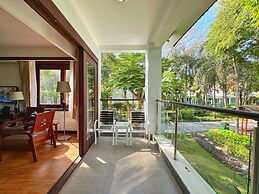 Carmelina Beach Resort