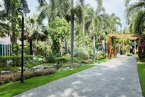 Carmelina Beach Resort