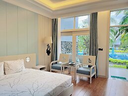 Carmelina Beach Resort