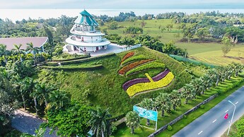 Carmelina Beach Resort